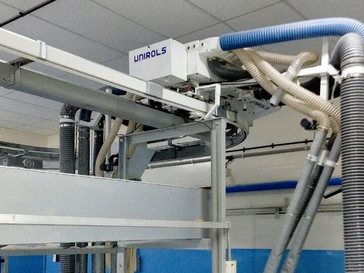 Overhead travelling cleaner - for weaving units - Bus bar travelling cleaner